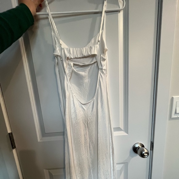 **SOLD** White Maxi Dress - Picture 5 of 5